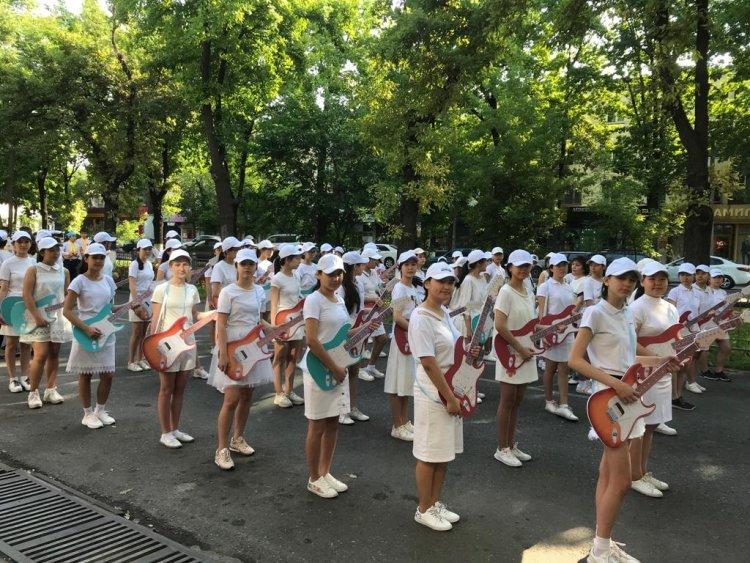 1 маусым "Балаларды қорғау күніне" арналған шеру