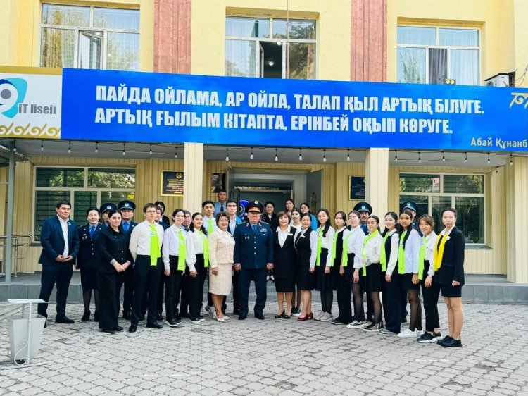 Генерал оқушылармен кездесу өткізді