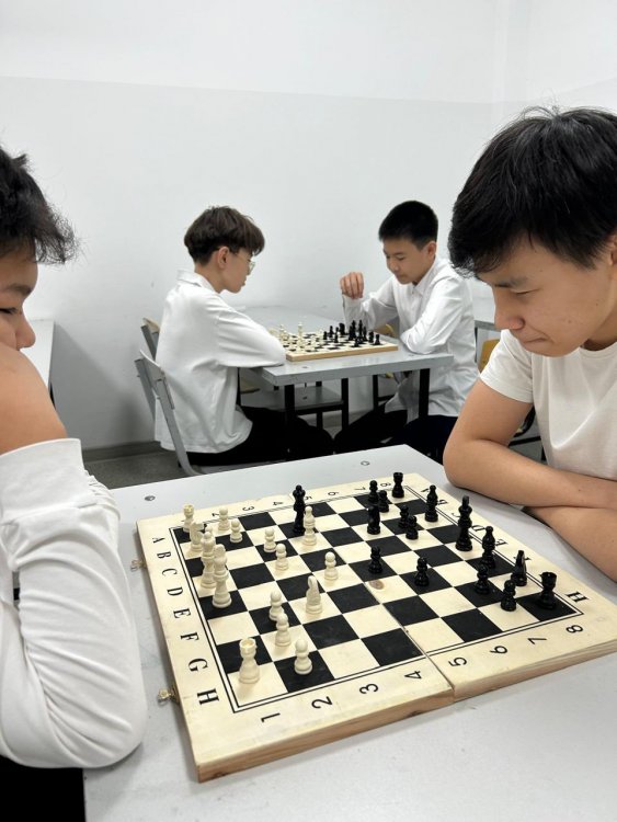 ШАХМАТТАН ЗИЯТКЕРЛІК САЙЫС